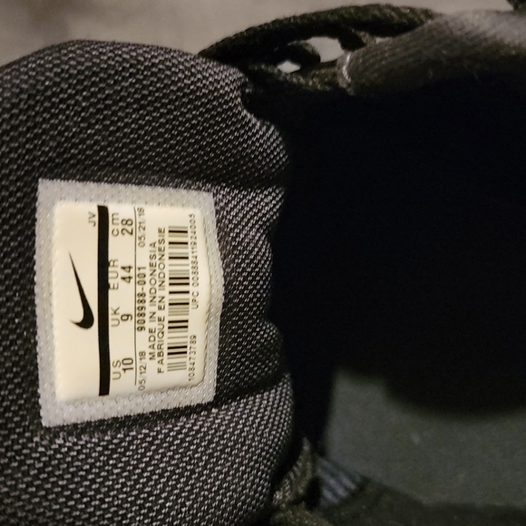 Nikes - Picture 4 of 4